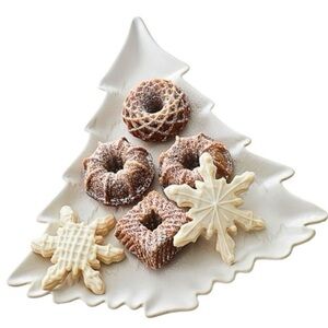 POTTERY BARN Holiday Tree
Stoneware Serving Platter